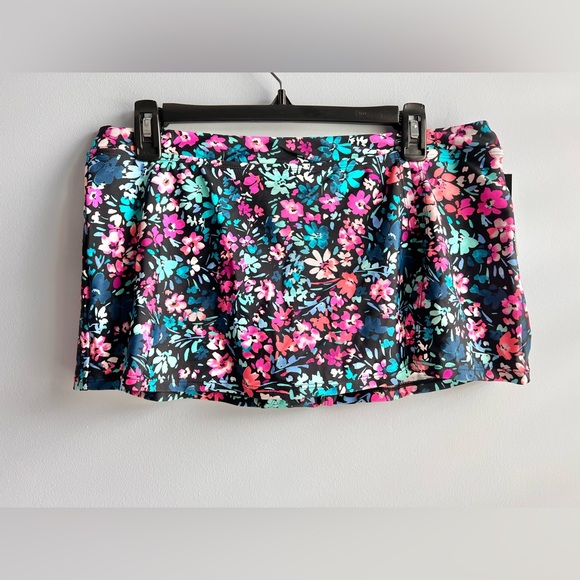 ISLAND ESCAPE Women's Lux Skirtini - Picture 2 of 7